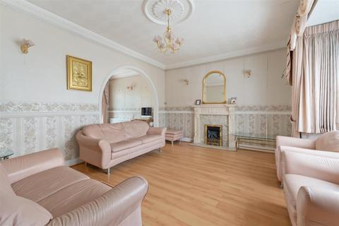 4 bedroom detached house for sale, Nutter Lane, Wanstead