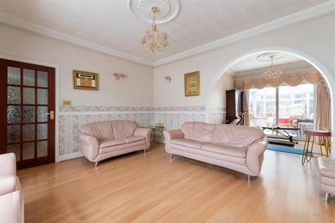 4 bedroom detached house for sale, Nutter Lane, Wanstead