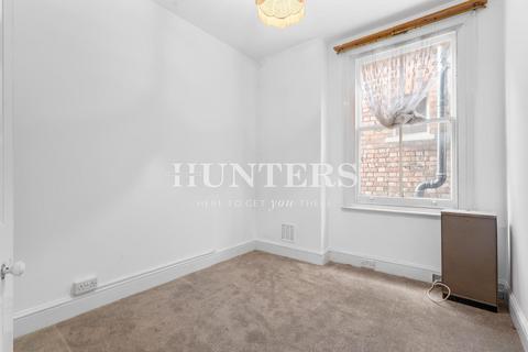 2 bedroom flat for sale, Dartmouth Road London, NW2