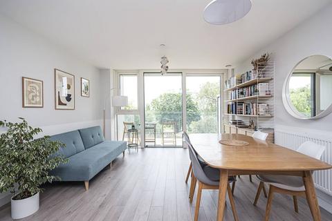 2 bedroom flat for sale, Skylark Point, Stoke Newington, London, N4