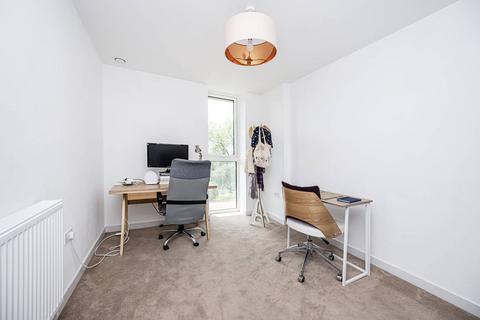 2 bedroom flat for sale, Skylark Point, Stoke Newington, London, N4