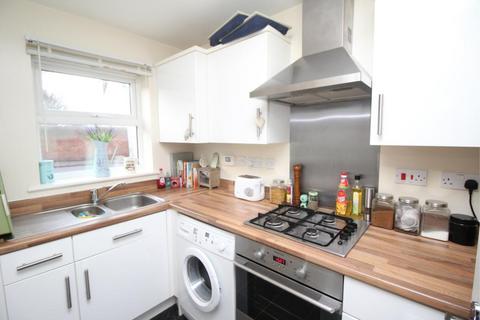 2 bedroom terraced house to rent, Port Lane, Colchester, CO1