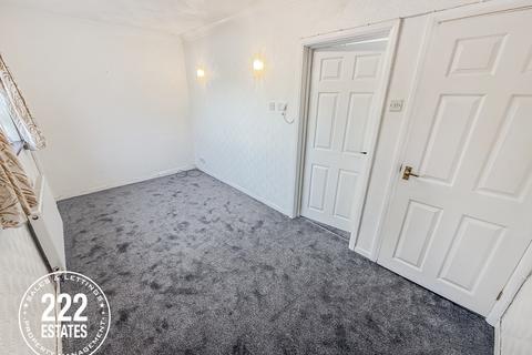 2 bedroom terraced house to rent, Cartmel Avenue Warrington WA2 9HG