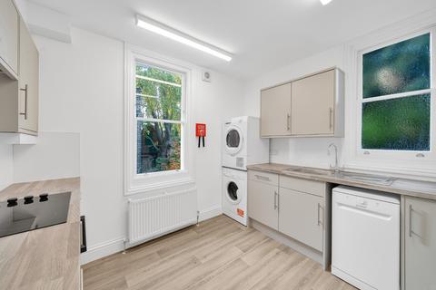 4 bedroom flat to rent, Westcombe Hill, London SE3