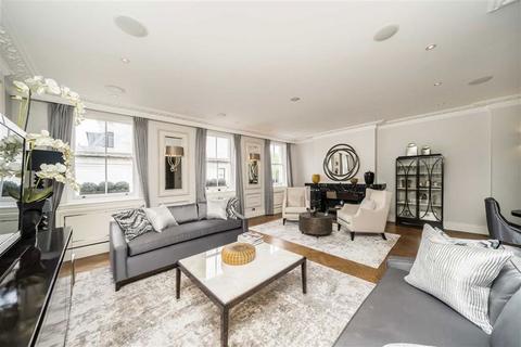 3 bedroom flat for sale, Ennismore Gardens, London SW7