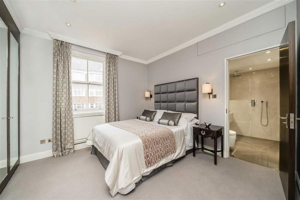 En suite bedroom, en suite
