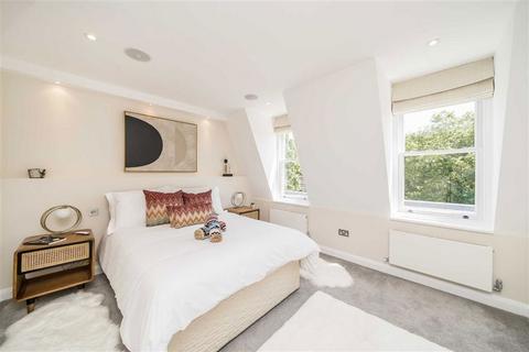 3 bedroom flat for sale, Ashburn Gardens, London SW7