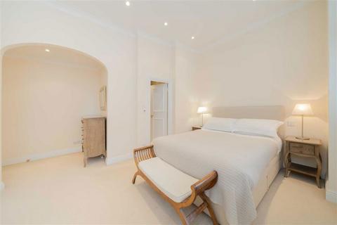 3 bedroom flat for sale, Harrington Gardens, London SW7