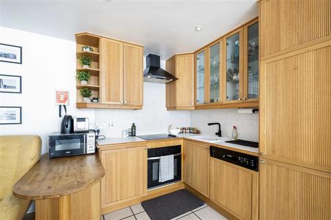 1 bedroom flat for sale, Penywern Road, London SW5