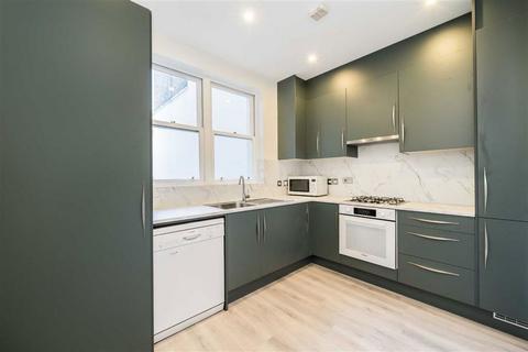 3 bedroom flat to rent, Queen's Gate, London SW7