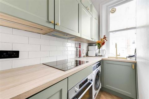 1 bedroom flat for sale, Harrington Gardens, London SW7