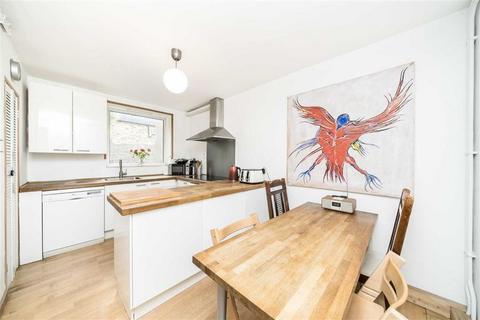 3 bedroom flat for sale, Finborough Road, London SW10