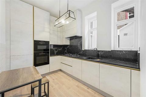 2 bedroom flat to rent, Courtfield Road, London SW7