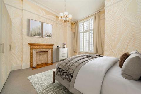 3 bedroom flat to rent, Onslow Gardens, London SW7