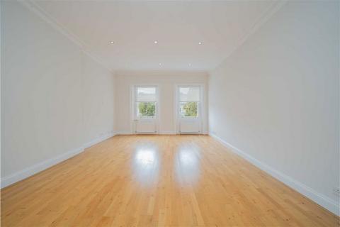 3 bedroom flat to rent, Queen's Gate, London SW7