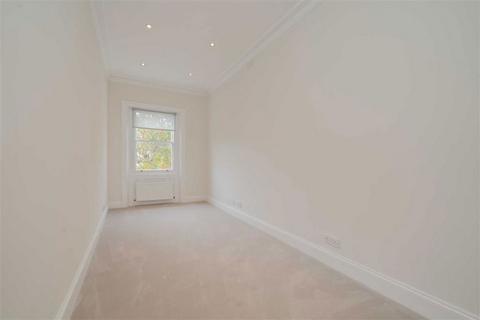 3 bedroom flat to rent, Queen's Gate, London SW7