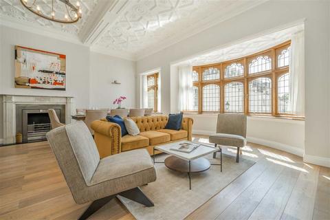 4 bedroom house to rent, Ennismore Gardens, London SW7