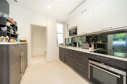 2 bedroom flat for sale, Kensington Court, London W8