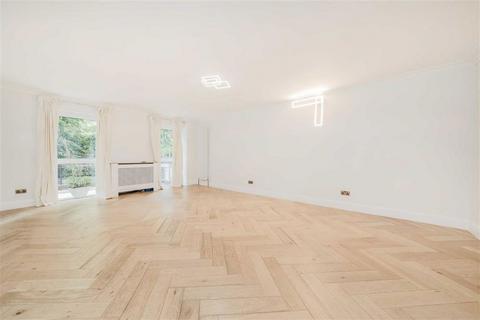 4 bedroom flat to rent, Hyde Park Gate, London SW7