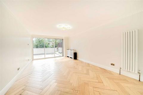 4 bedroom flat to rent, Hyde Park Gate, London SW7