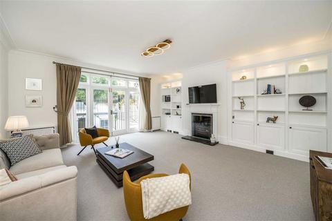 2 bedroom flat to rent, Brompton Square, London SW3