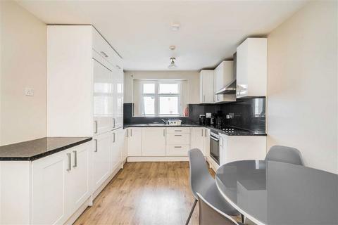 2 bedroom flat to rent, Queen's Gate, London SW7