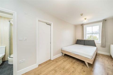 2 bedroom flat to rent, Queen's Gate, London SW7