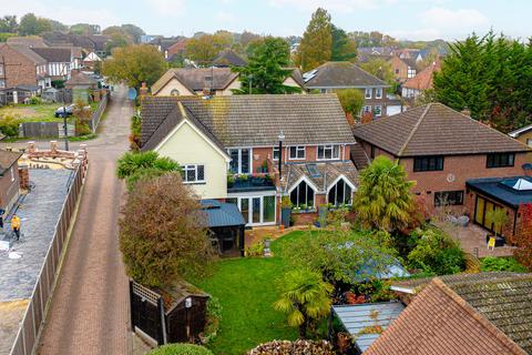 4 bedroom detached house for sale, Leigh On Sea SS9