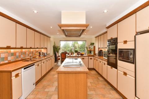 4 bedroom detached house for sale, Stradbroke Drive, Chigwell, Essex