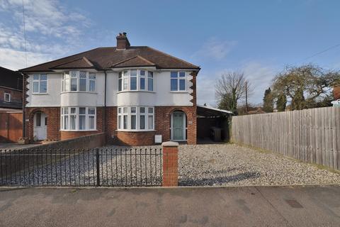 3 bedroom semi-detached house to rent, Cambridge Road, Hitchin