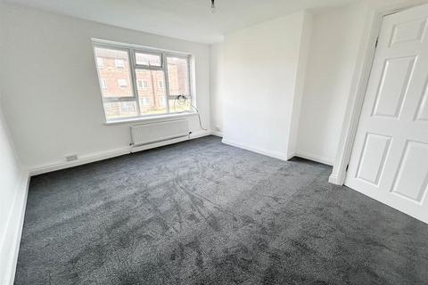 2 bedroom flat for sale, Bamburgh Walk, Newcastle Upon Tyne