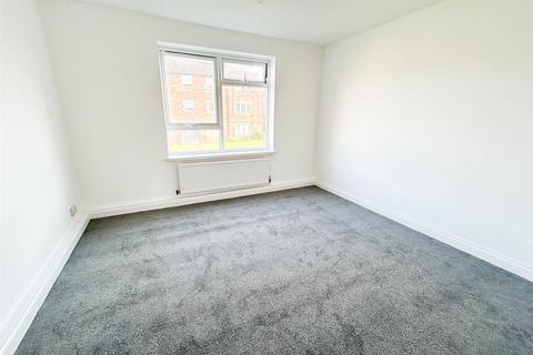 2 bedroom flat for sale, Bamburgh Walk, Newcastle Upon Tyne