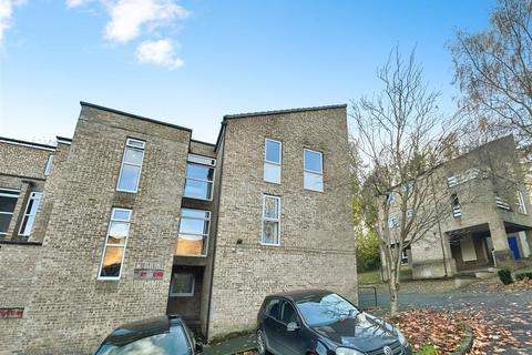 2 bedroom flat for sale, Frizley Gardens, Bradford