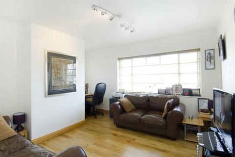 2 bedroom flat to rent, Ossulton Way, Hampstead Garden Suburb, N2