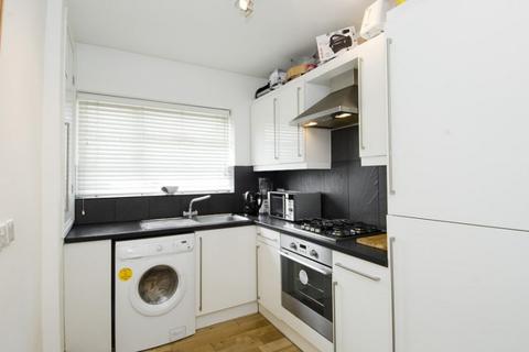 2 bedroom flat to rent, Ossulton Way, Hampstead Garden Suburb, N2