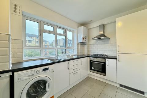 3 bedroom flat to rent, Finchley Road, London NW11