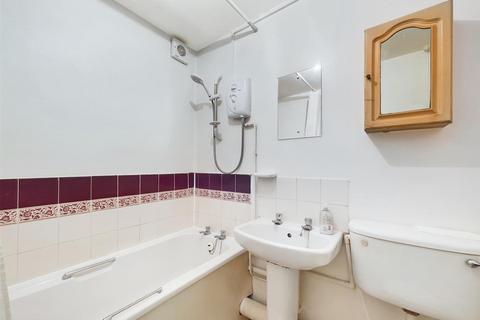 House for sale, Bream Close, London