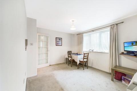 House for sale, Bream Close, London