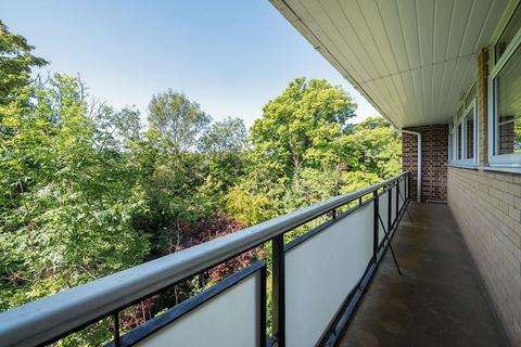 2 bedroom flat for sale, Westhall Road, Warlingham CR6
