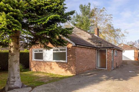 2 bedroom detached bungalow for sale, High Ash Drive, Leeds LS17