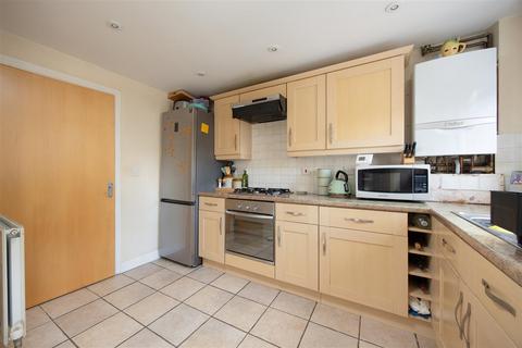 69 Yeoman Way, Trowbridge, BA14 0QP