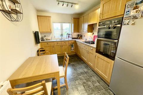 4 bedroom detached house for sale, John Alder Close, Chiseldon