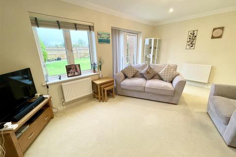 15 John Alder Close, Chiseldon, Swindon, SN4 0JL