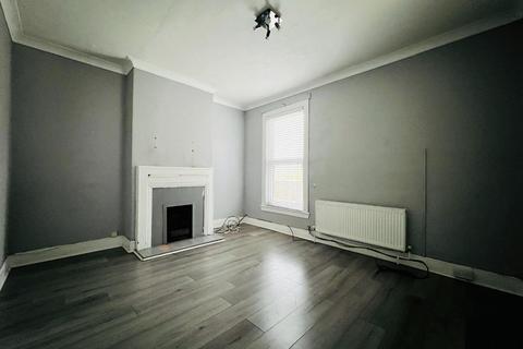 6 bedroom end of terrace house for sale, East Street, Chatham