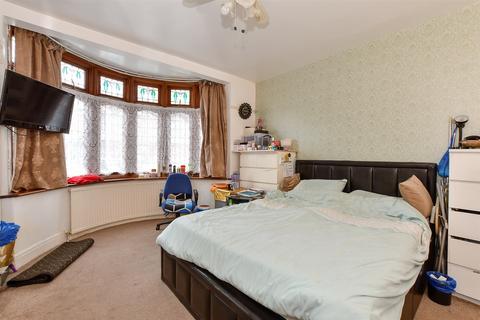 5 bedroom terraced house for sale, Dawlish Drive, Ilford, Essex