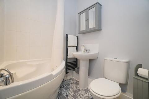 1/2, 44 Dumbarton Road, Bowling, Glasgow, G60 5AH