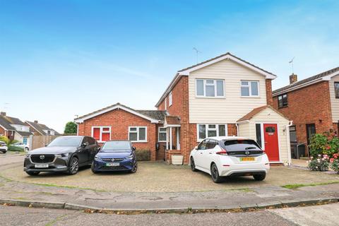 4 bedroom detached house for sale, Seabrook Gardens, Boreham, Chelmsford