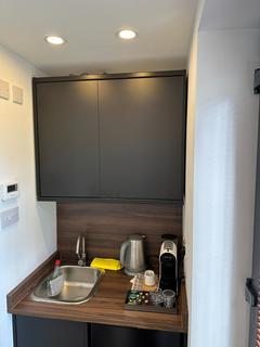 Studio to rent, Hendale Avenue, Hendon, London, NW4