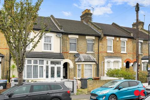 3 bedroom terraced house to rent, Ramsay Road, London E7