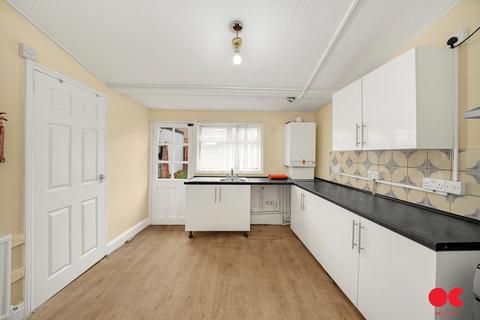 3 bedroom terraced house to rent, Ramsay Road, London E7